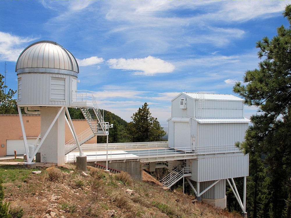 Building Containing The Sloan Digital Sky Survey (SDSS) Telescope At  Apache Point Observatory,  Near Sunspot, In The Sacramento Mountains, New Mexico. Hikes, Travels, & Tours. Photos, Pictures, Images,& Reviews.