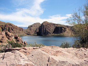 Canyon Lake, Arizona. Travels & Tours, Pictures, Photos, Images, & Reviews.