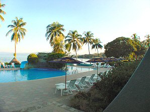 Pool Area. Lake Catemaco & Hotel La Finca. Veracruz Mexico. Travel & Tour Pictures, Photos, Information, Images, & Reviews.