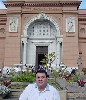 George DeLange At The Egyptian Museum. Cairo Egypt. Travels & Tours. Pictures, Photos, Images, Descriptions, Information, & Reviews.