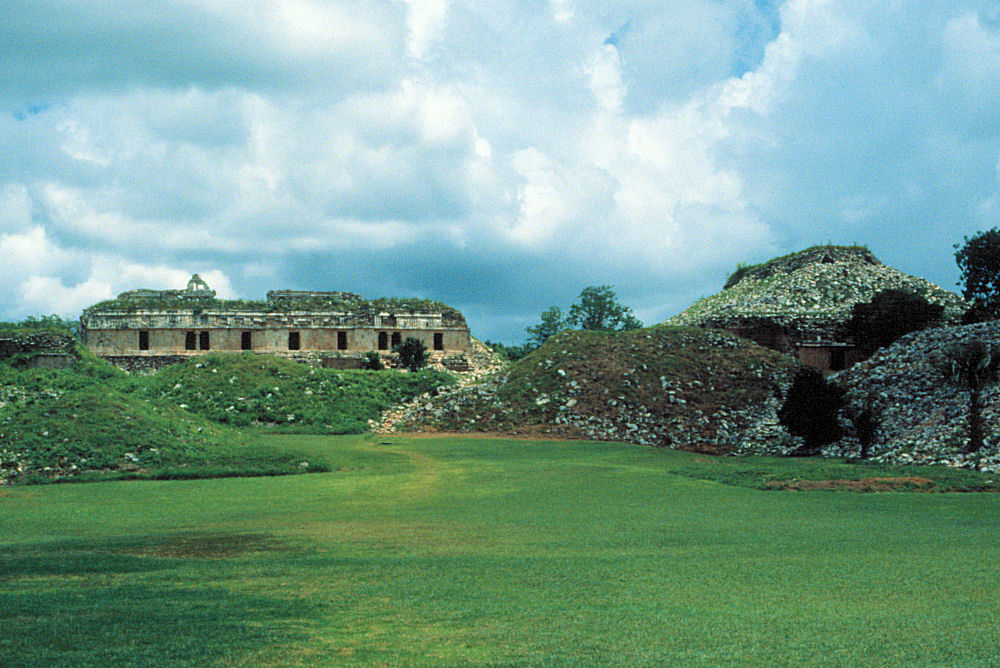 The 'Palace' Of The 'Palace Group'. Kabh Archaeological Ruins. State Of Yucatn On The Yucatn Peninsula, Mxico. Travel & Tour Pictures, Photos, Information, Images, Reviews.