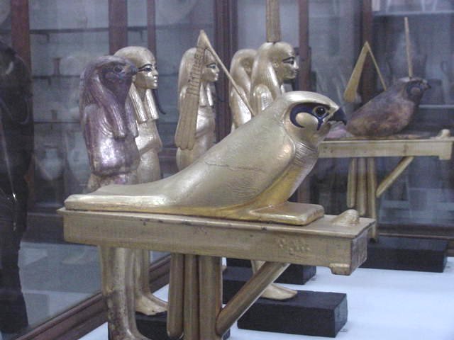 Falcon. Pharaoh King Tut  Ankh Amun (Tutankhamun), Travels, Tours, Pictures, Photos, Images, Description, Information, & Reviews.