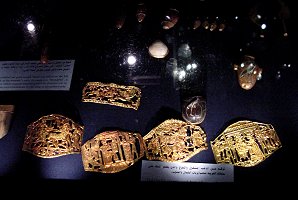 Tut's Rings. Pharaoh King Tut  Ankh Amun (Tutankhamon), Gold Egypt. Photos, Pictures, Images, Description, Information, & Reviews.