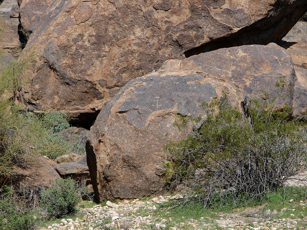 Picacho Mountains Hohokam Petroglyph Sites, Arizona. Hikes, Travels, & Tours, Pictures, Photos, Images, & Reviews.
