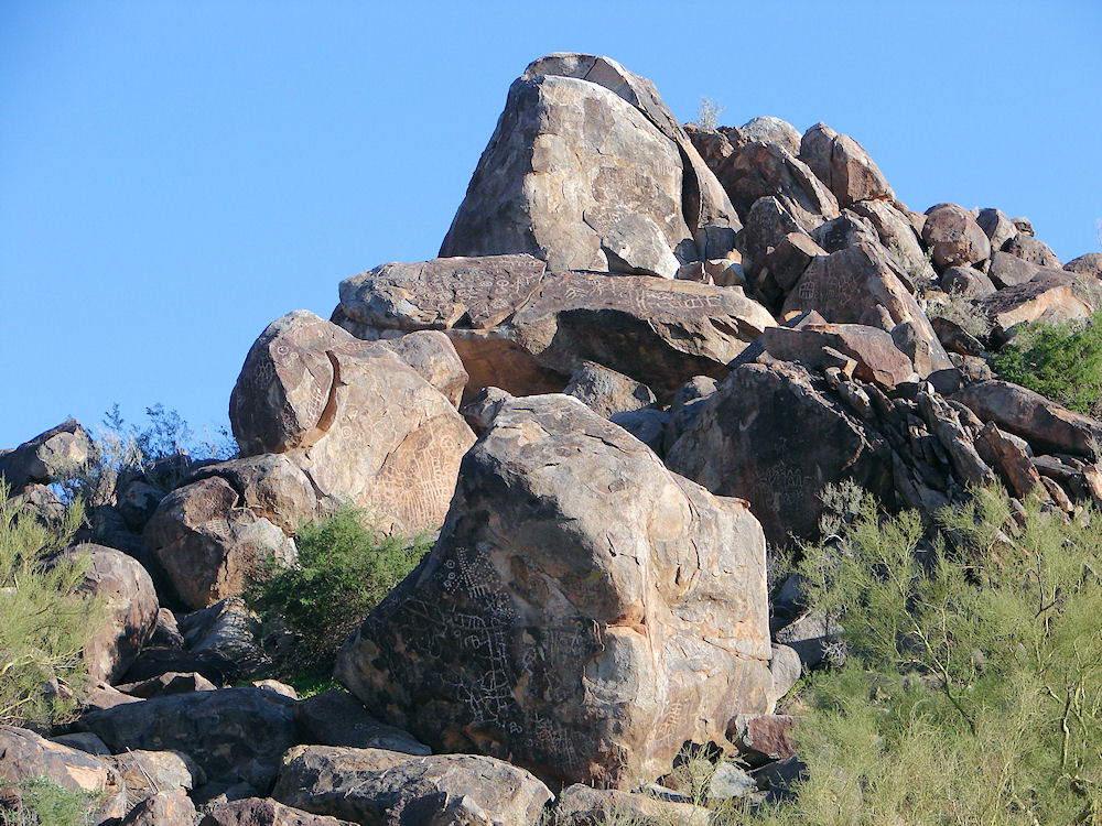 Picacho Mountains Hohokam Petroglyph Sites, Arizona. Hikes, Travels, & Tours, Pictures, Photos, Images, & Reviews.