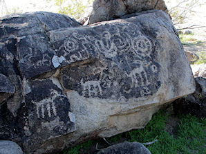 Picacho Mountains Hohokam Petroglyph Sites, Arizona. Hikes, Travels, & Tours, Pictures, Photos, Images, & Reviews.