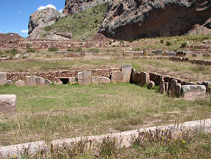 Kidder Area VI. Pucar, Pucara, or Pukara Pueblo, Museum, & Archaeological Site, Peru Travels & Tours, Pictures, Photos, Images, & Reviews.