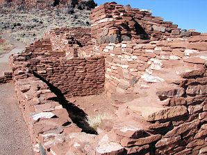 Nalakihu Pueblo. Wupatki National Monument & Wupatki Pueblo, Anasazi & Sinagua Ruins, Flagstaff, Arizona. Hikes, Travels, & Tours. Photos, Pictures, Images, & Reviews.