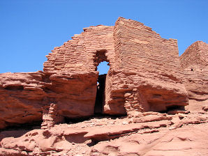 Wukoki Pueblo. Wupatki National Monument & Wupatki Pueblo, Anasazi & Sinagua Ruins, Flagstaff, Arizona. Hikes, Travels, & Tours. Photos, Pictures, Images, & Reviews.